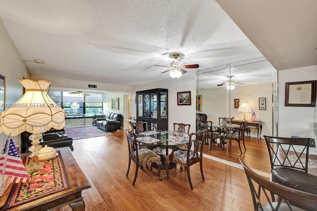 For Sale: $290,000 (2 beds, 2 baths, 1385 Square Feet)