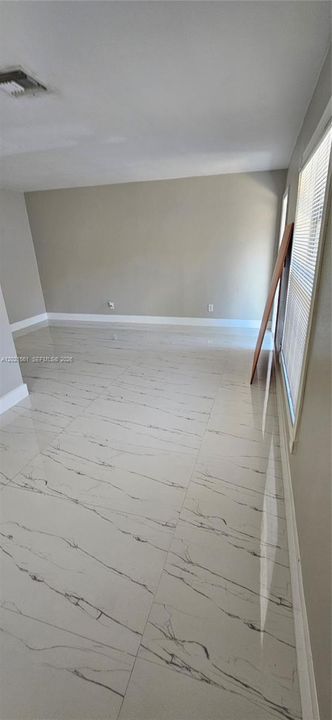 For Rent: $1,950 (2 beds, 1 baths, 9693 Square Feet)