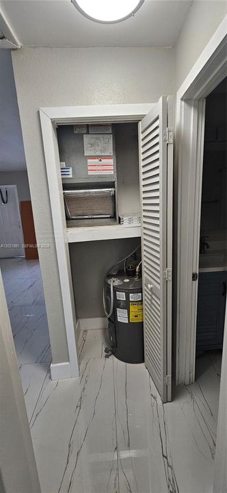 For Rent: $1,950 (2 beds, 1 baths, 9693 Square Feet)
