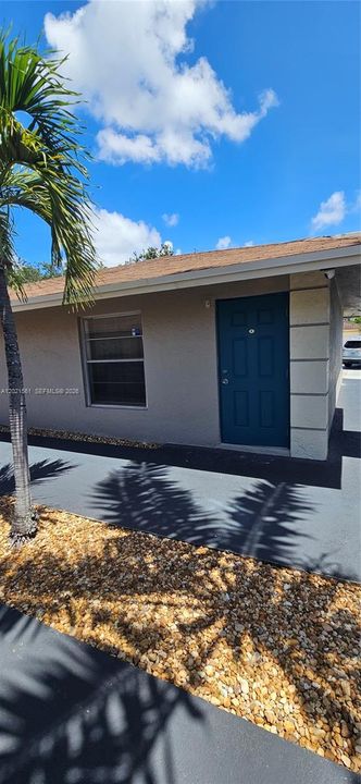 For Rent: $1,950 (2 beds, 1 baths, 9693 Square Feet)