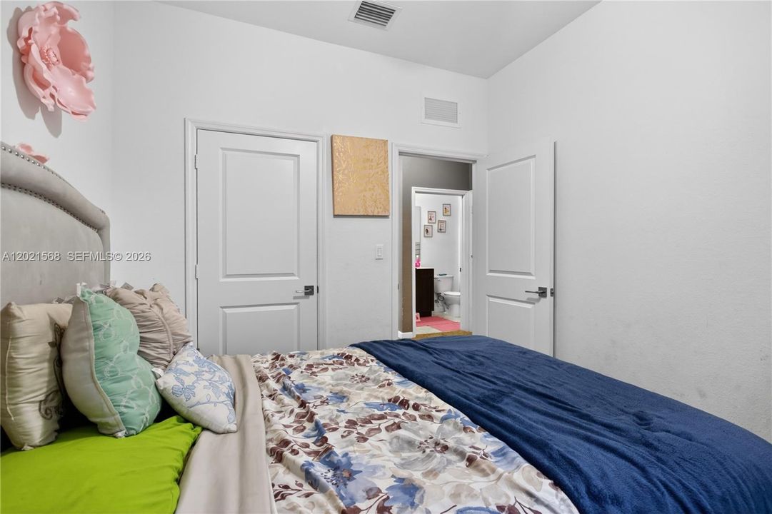 В аренду: $2,600 (3 спален, 2 ванн, 1496 Квадратных фут)