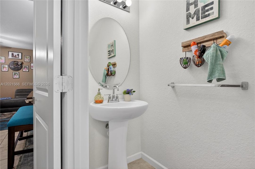 В аренду: $2,600 (3 спален, 2 ванн, 1496 Квадратных фут)