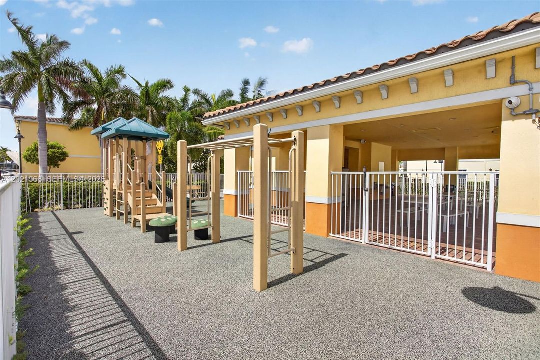 В аренду: $2,600 (3 спален, 2 ванн, 1496 Квадратных фут)