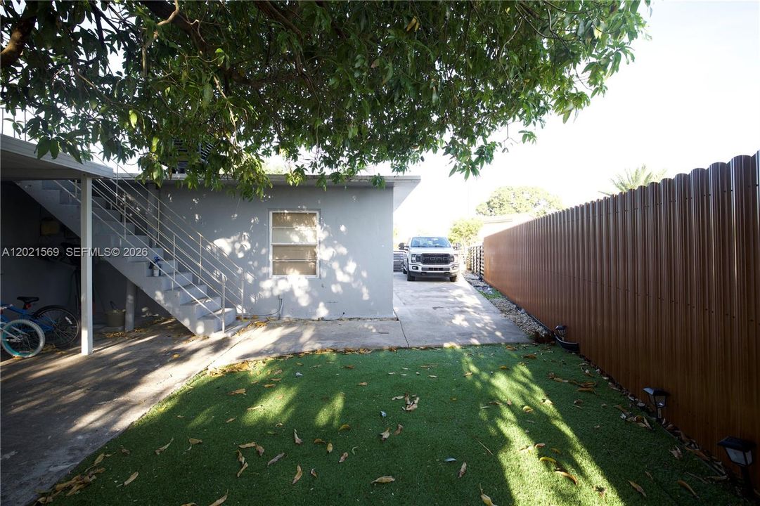 For Sale: $760,000 (3 beds, 2 baths, 1410 Square Feet)