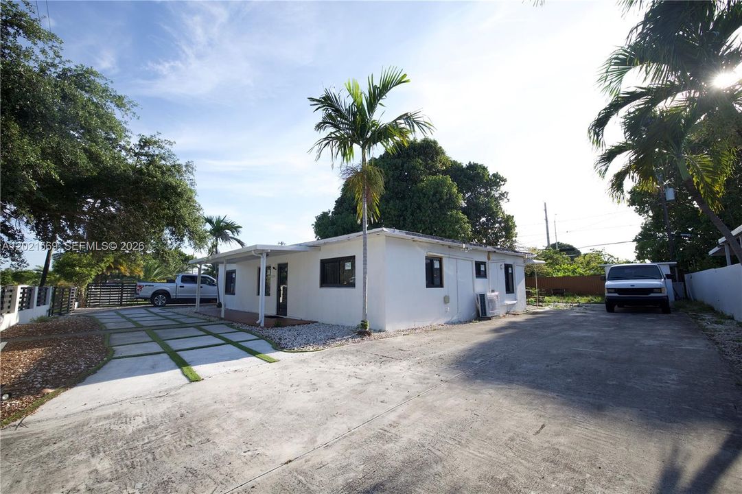 For Sale: $760,000 (3 beds, 2 baths, 1410 Square Feet)