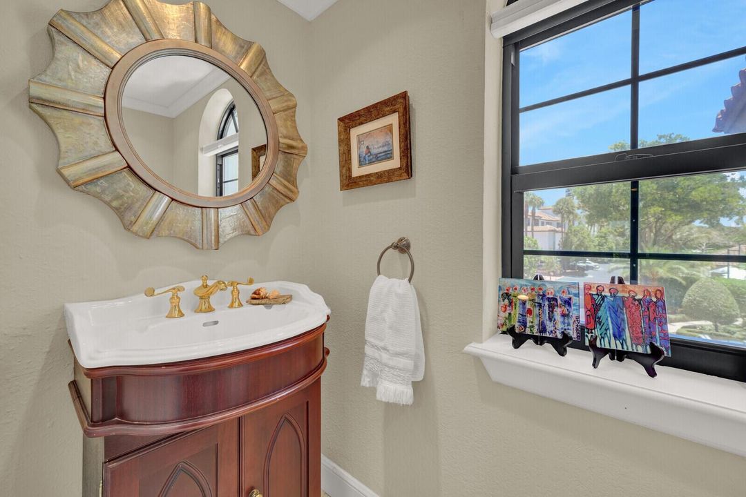 2ND FLOOR HALF BATH