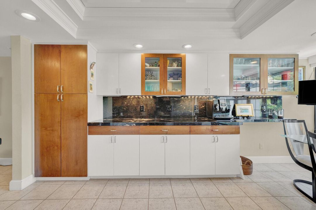 OPEN GOURMET QUARTZITE KITCHEN