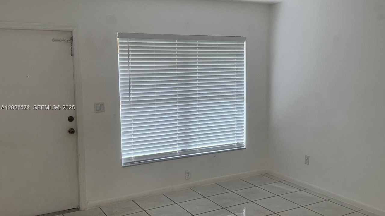 For Sale: $249,000 (2 beds, 2 baths, 750 Square Feet)