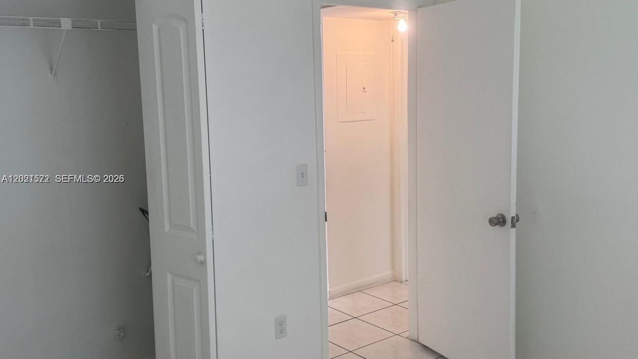 For Sale: $249,000 (2 beds, 2 baths, 750 Square Feet)