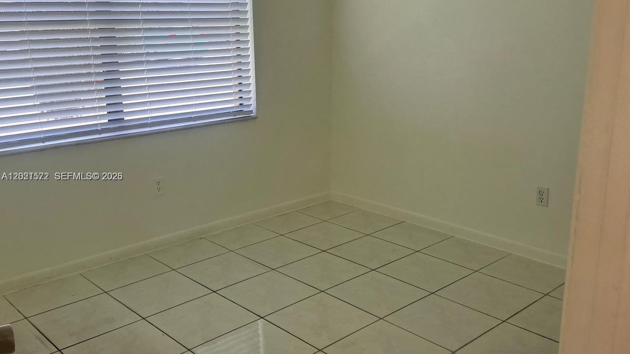 For Sale: $249,000 (2 beds, 2 baths, 750 Square Feet)