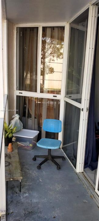 На продажу: $239,000 (2 спален, 2 ванн, 925 Квадратных фут)