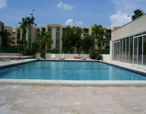 Activo con contrato: $229,000 (2 camas, 2 baños, 910 Pies cuadrados)