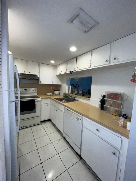 Activo con contrato: $229,000 (2 camas, 2 baños, 910 Pies cuadrados)