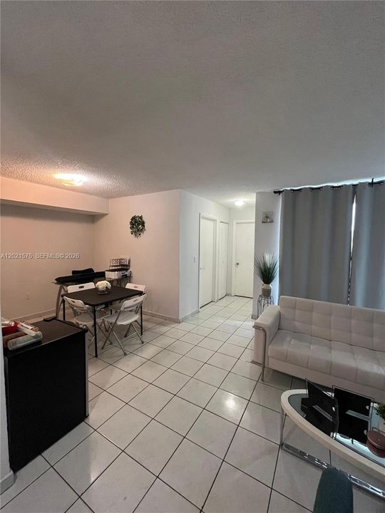 Activo con contrato: $229,000 (2 camas, 2 baños, 910 Pies cuadrados)
