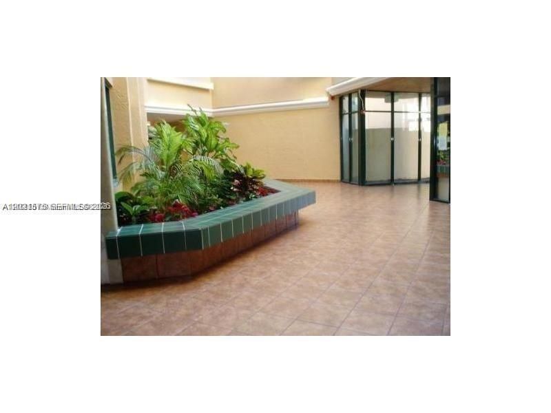 Activo con contrato: $229,000 (2 camas, 2 baños, 910 Pies cuadrados)