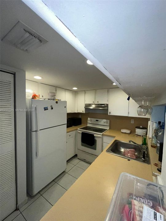 Activo con contrato: $229,000 (2 camas, 2 baños, 910 Pies cuadrados)