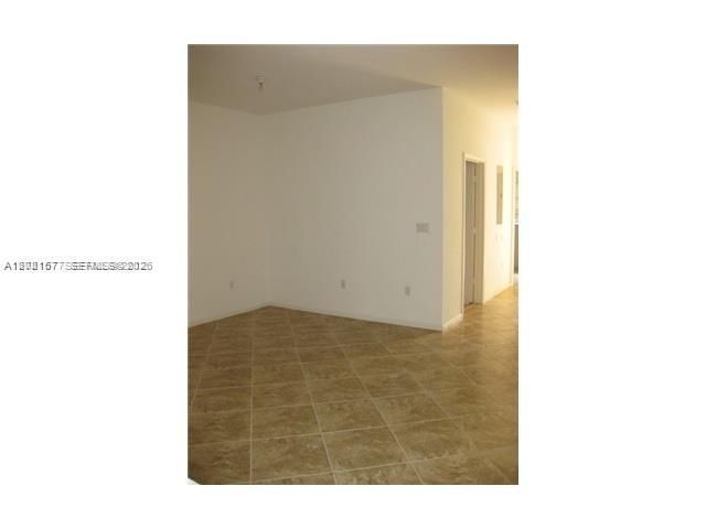 For Sale: $329,000 (3 beds, 3 baths, 1378 Square Feet)