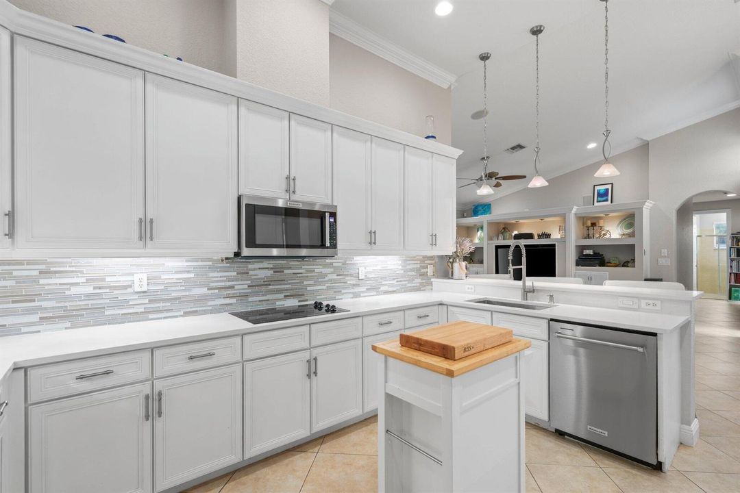 10812 Castle Oak Drive - 48.jpg-SMALL