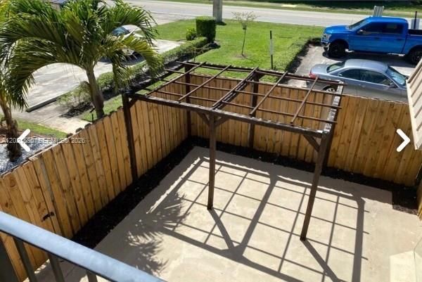 В аренду: $2,700 (2 спален, 2 ванн, 1326 Квадратных фут)