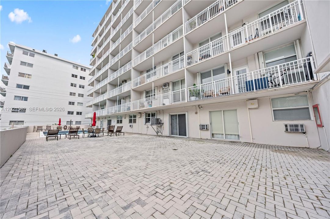 待售: $419,000 (3 贝兹, 2 浴室, 1090 平方英尺)