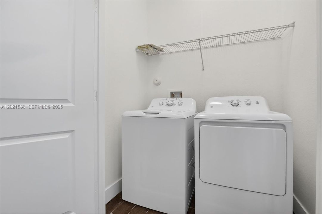 На продажу: $399,000 (3 спален, 2 ванн, 1496 Квадратных фут)