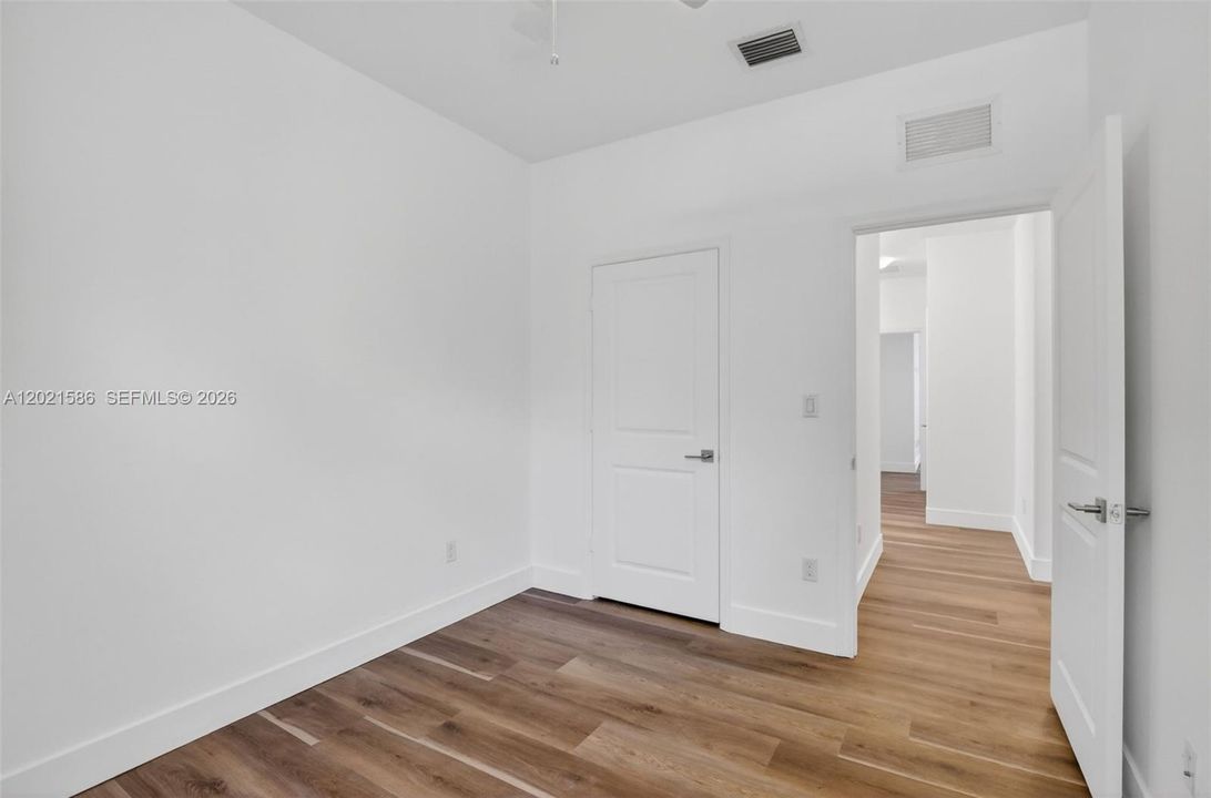 На продажу: $399,000 (3 спален, 2 ванн, 1496 Квадратных фут)