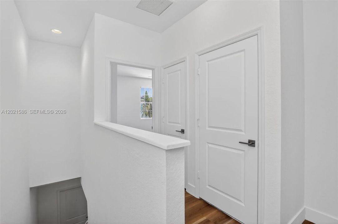 На продажу: $399,000 (3 спален, 2 ванн, 1496 Квадратных фут)