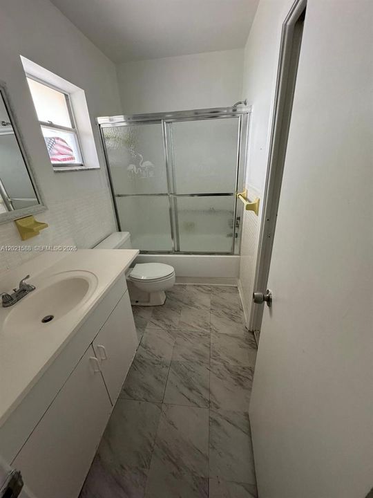 На продажу: $215,000 (1 спален, 1 ванн, 800 Квадратных фут)