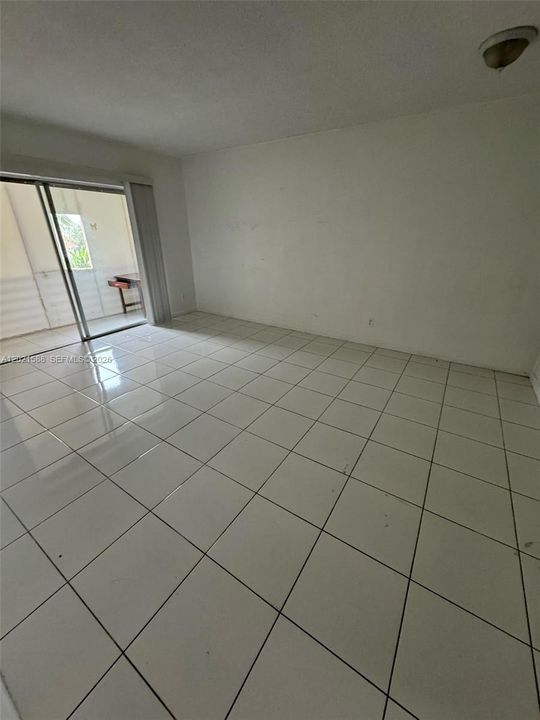 На продажу: $215,000 (1 спален, 1 ванн, 800 Квадратных фут)
