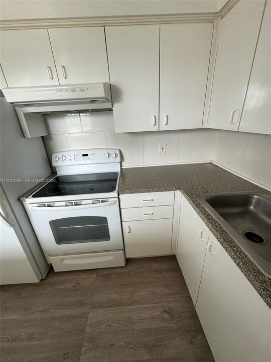 На продажу: $215,000 (1 спален, 1 ванн, 800 Квадратных фут)