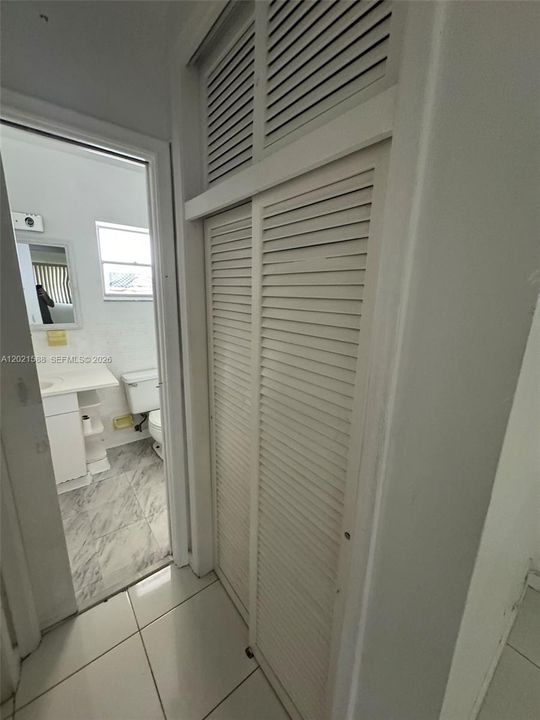 На продажу: $215,000 (1 спален, 1 ванн, 800 Квадратных фут)
