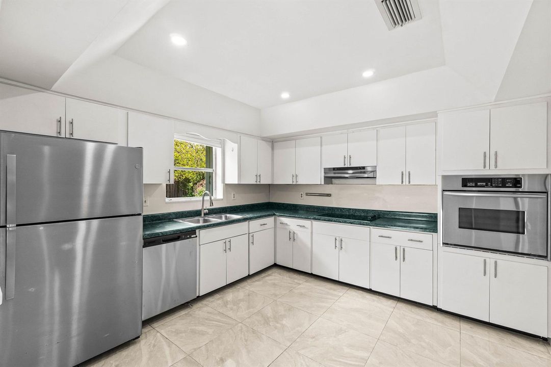 013-1290Southwest8thStreet-BocaRaton-FL-
