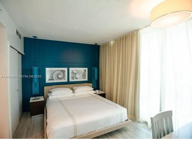 Activo con contrato: $439,000 (2 camas, 2 baños, 908 Pies cuadrados)