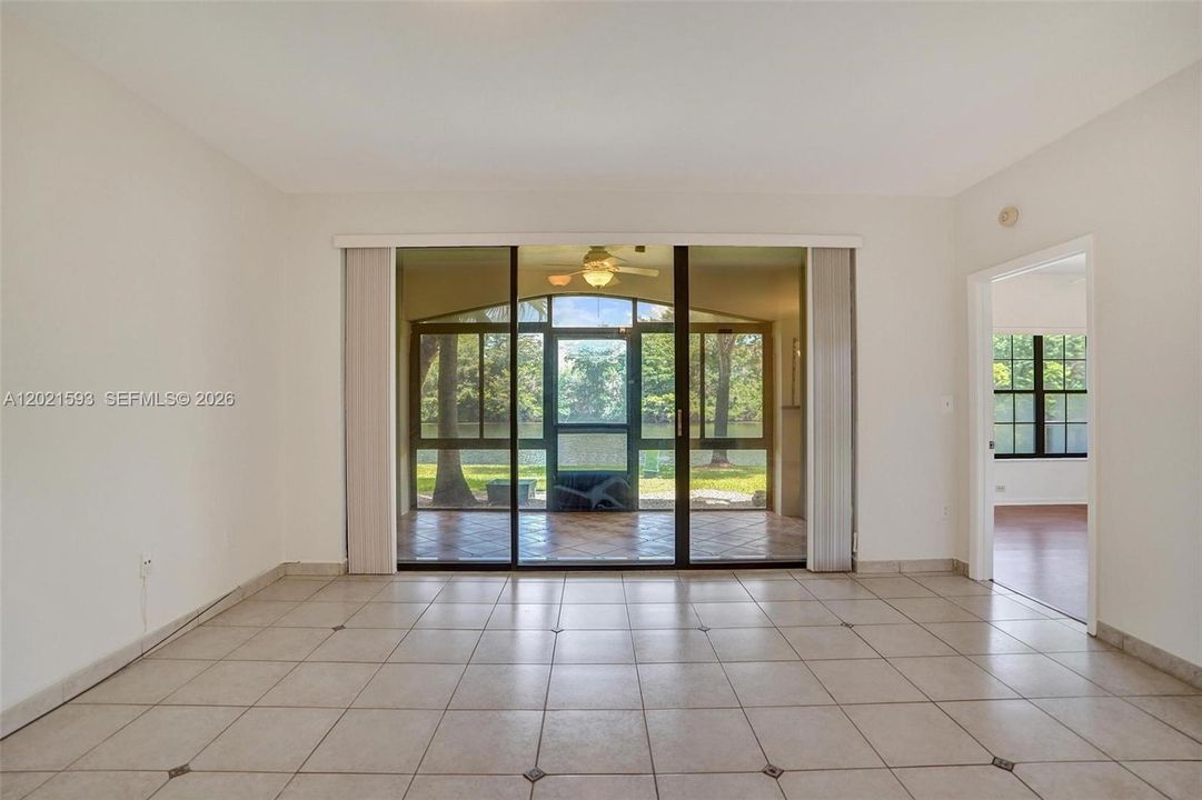 В аренду: $2,850 (2 спален, 2 ванн, 1105 Квадратных фут)