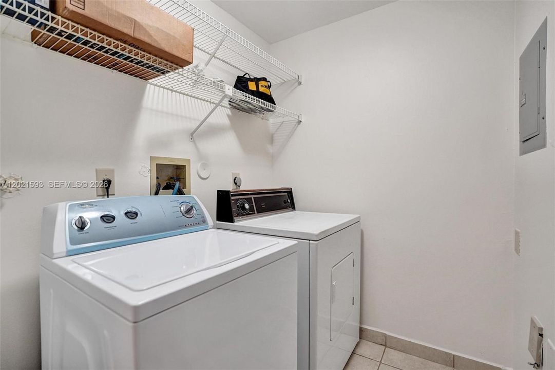 В аренду: $2,850 (2 спален, 2 ванн, 1105 Квадратных фут)