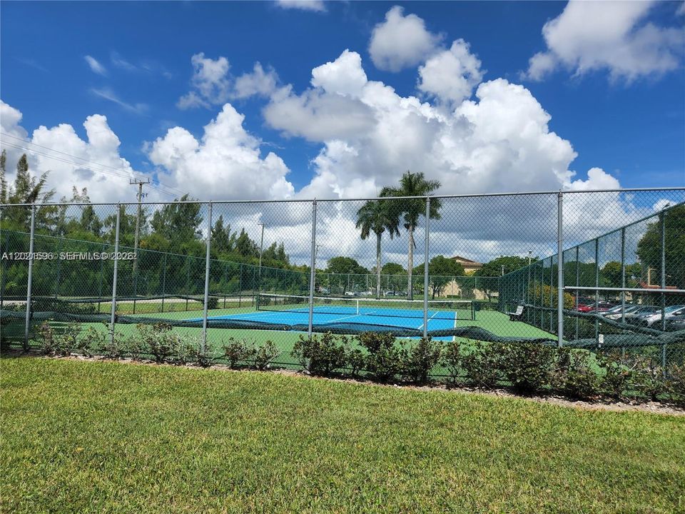 En Venta: $212,000 (2 camas, 2 baños, 1100 Pies cuadrados)