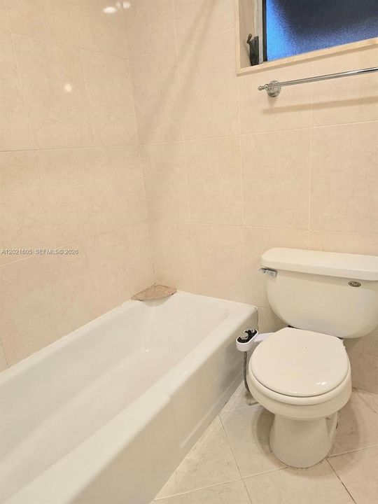 For Rent: $1,825 (2 beds, 2 baths, 909 Square Feet)