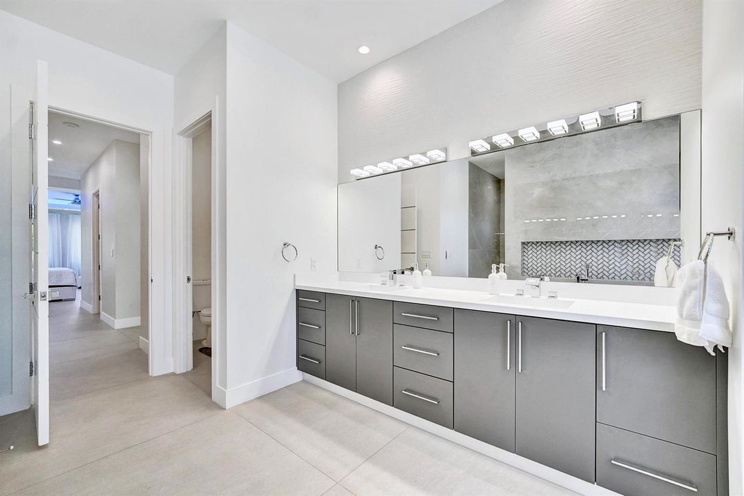 Bathroom - Primary