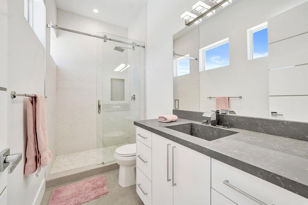 Bathroom - Pink room