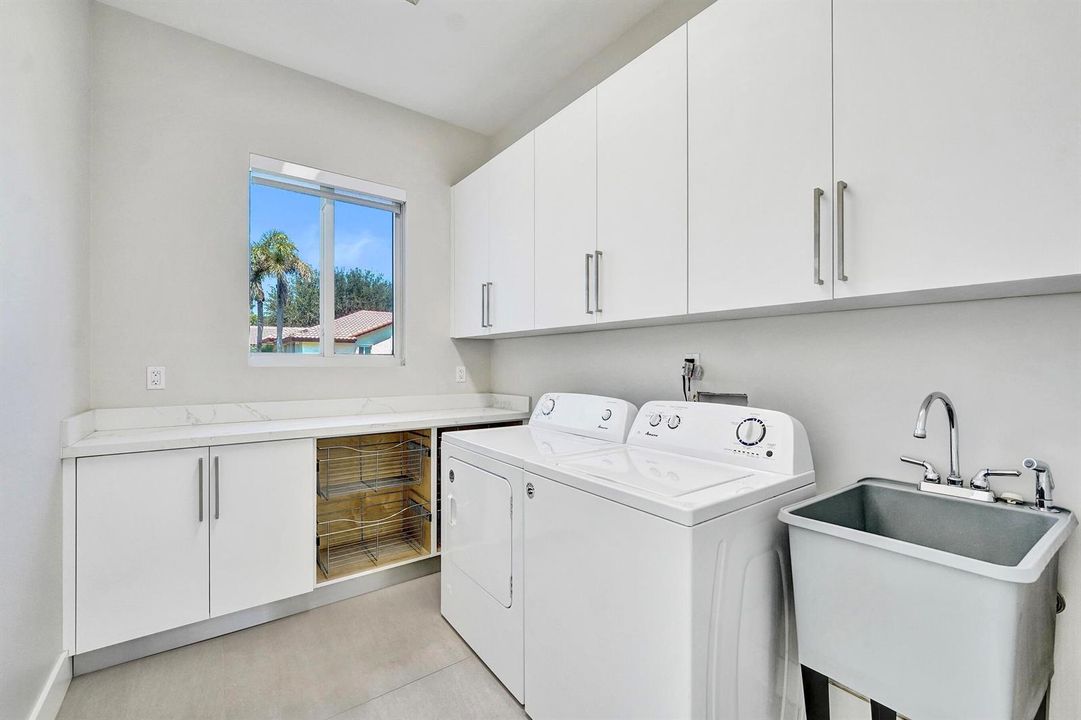 Laundry room - 1st floor