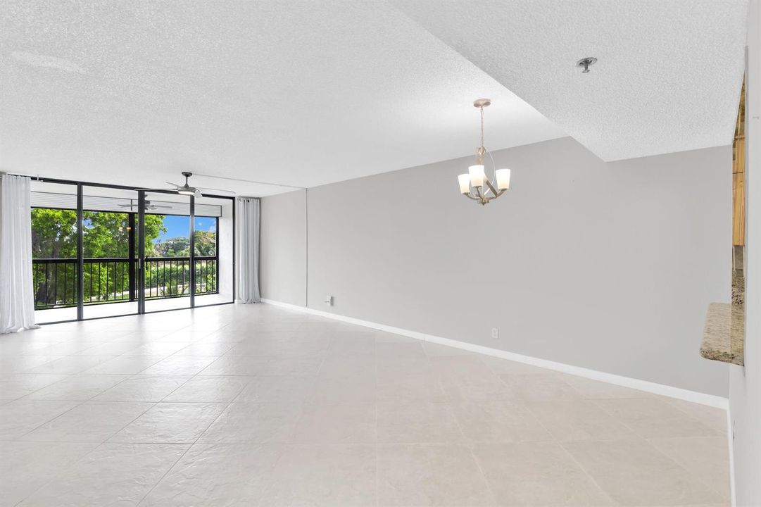 6420 Boca del Mar Dr 405 livingdining