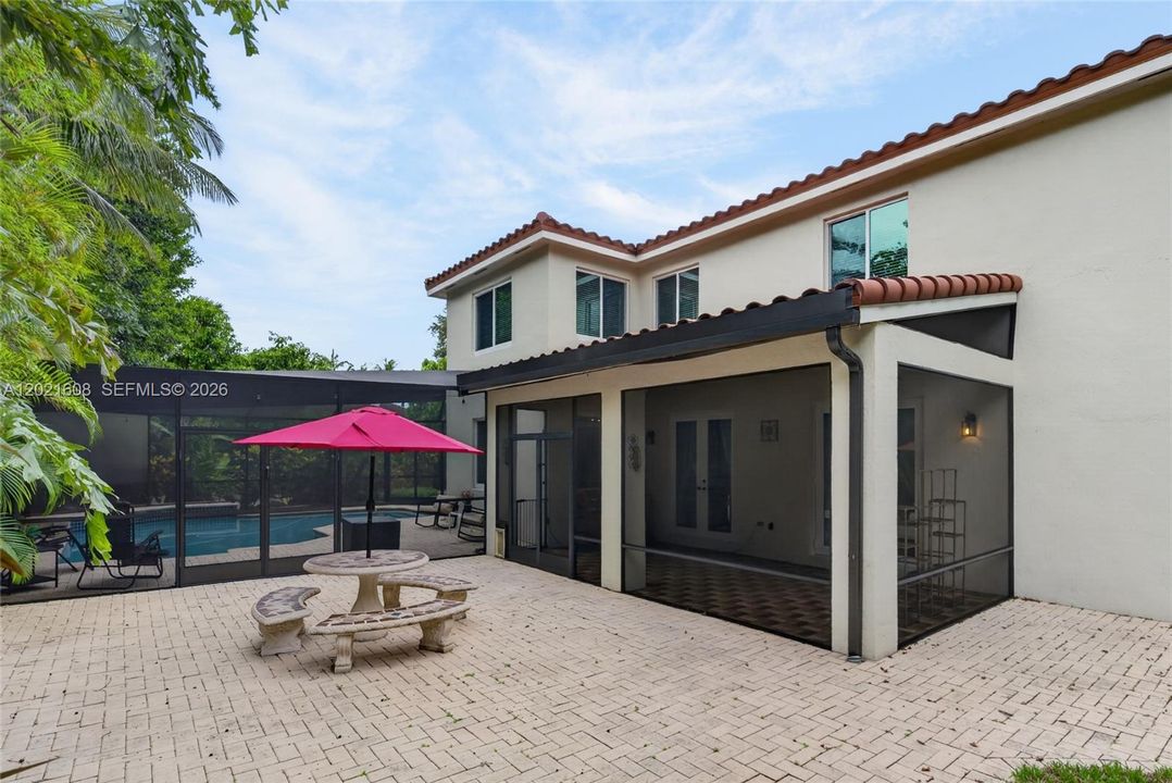 En Venta: $1,490,000 (5 camas, 3 baños, 3408 Pies cuadrados)