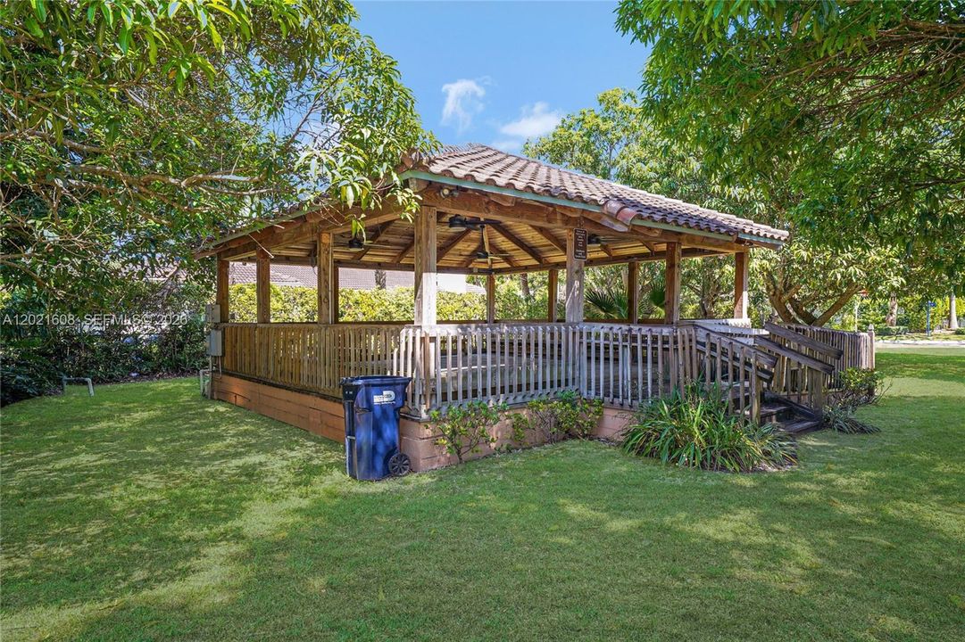 En Venta: $1,490,000 (5 camas, 3 baños, 3408 Pies cuadrados)