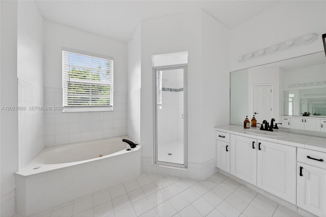 En Venta: $1,490,000 (5 camas, 3 baños, 3408 Pies cuadrados)