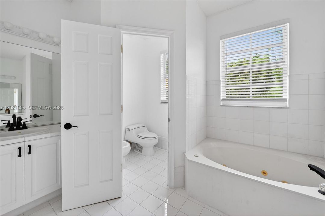 En Venta: $1,490,000 (5 camas, 3 baños, 3408 Pies cuadrados)