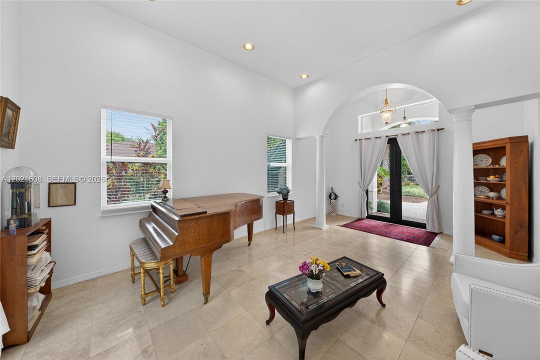 En Venta: $1,490,000 (5 camas, 3 baños, 3408 Pies cuadrados)