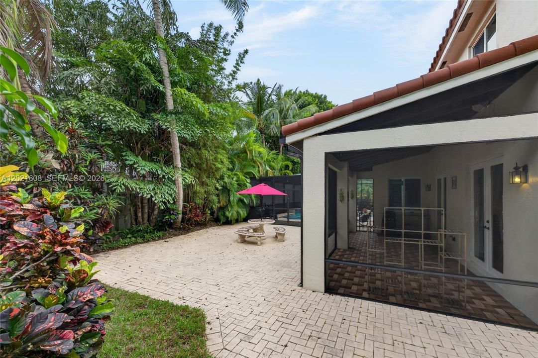 For Sale: $1,490,000 (5 beds, 3 baths, 3408 Square Feet)