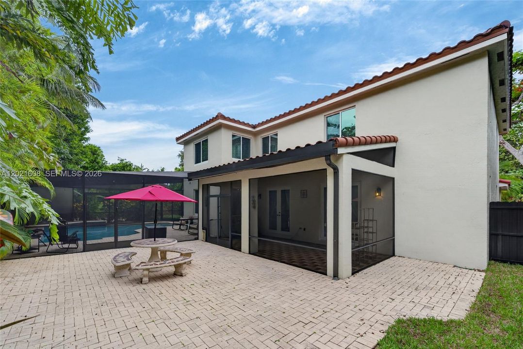 En Venta: $1,490,000 (5 camas, 3 baños, 3408 Pies cuadrados)