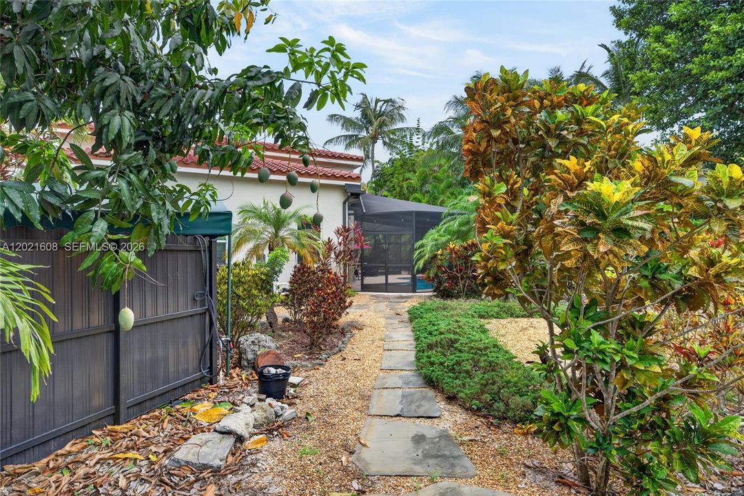 For Sale: $1,490,000 (5 beds, 3 baths, 3408 Square Feet)