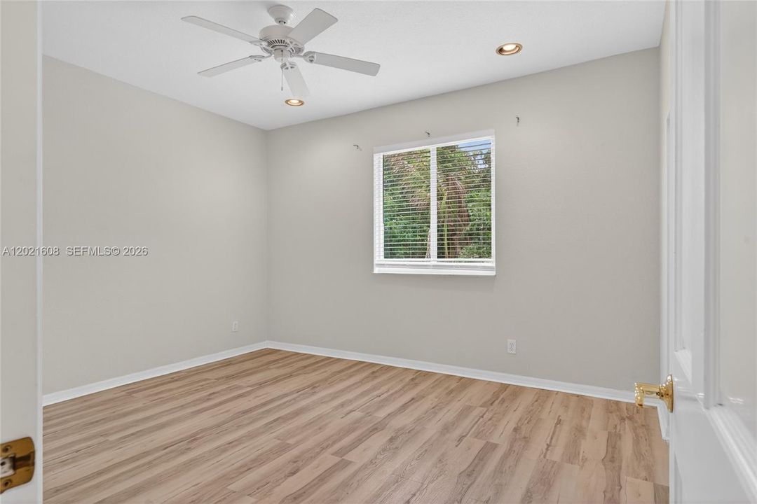 En Venta: $1,490,000 (5 camas, 3 baños, 3408 Pies cuadrados)
